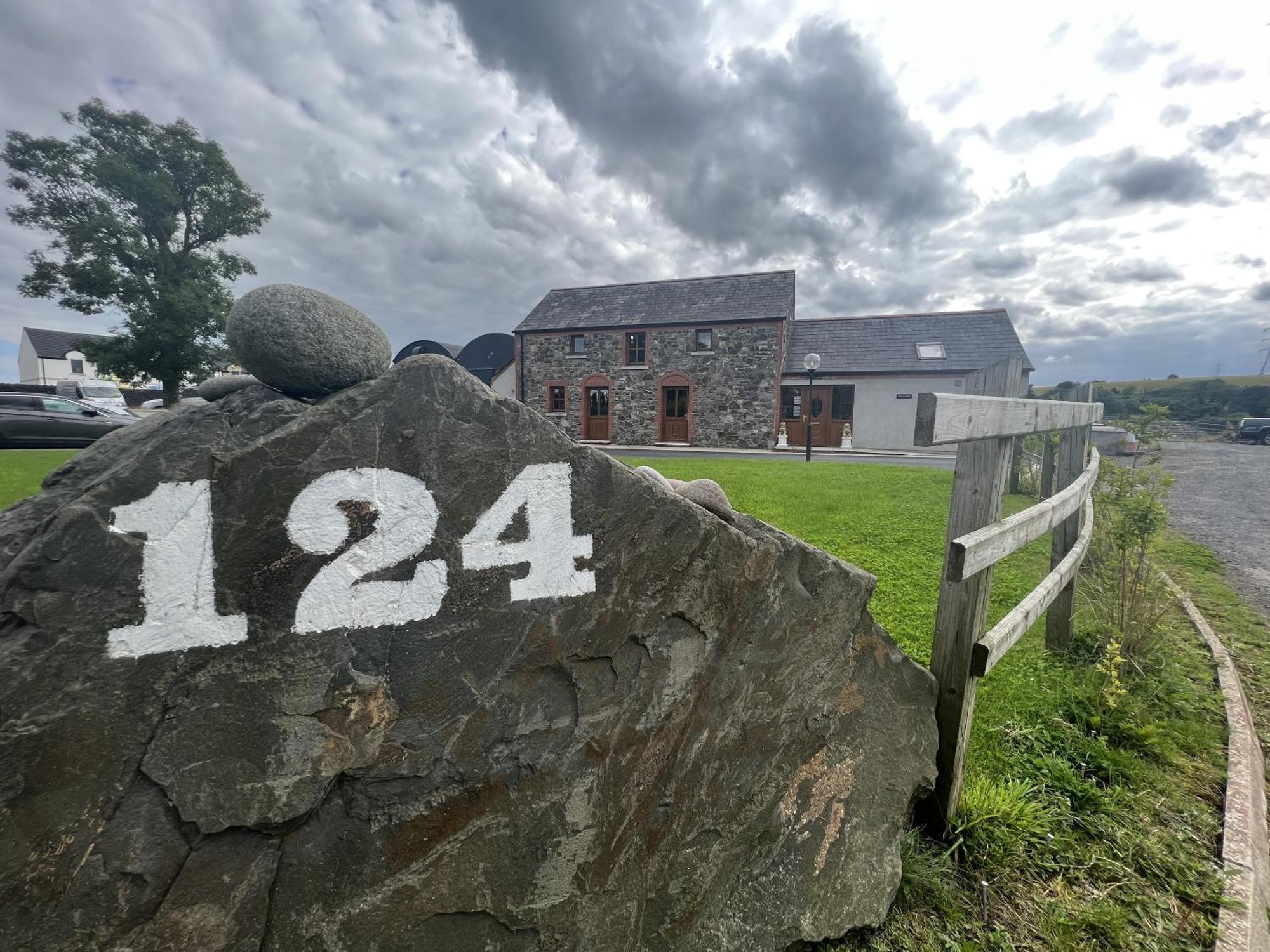 Avoca Lodge Lisburn Bagian luar foto